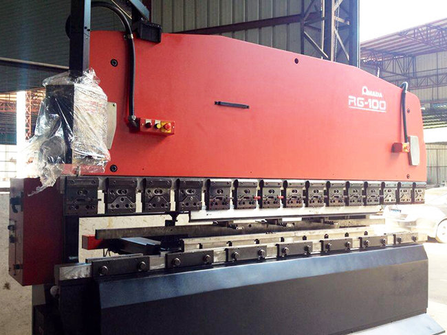 AMADA-RG-100数控折弯机